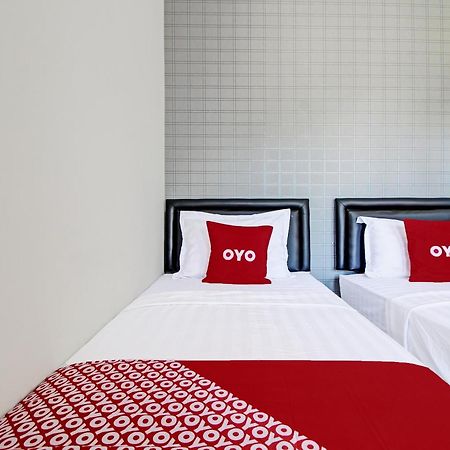Super Oyo Collection O 92363 Kp Inn Temon Dış mekan fotoğraf