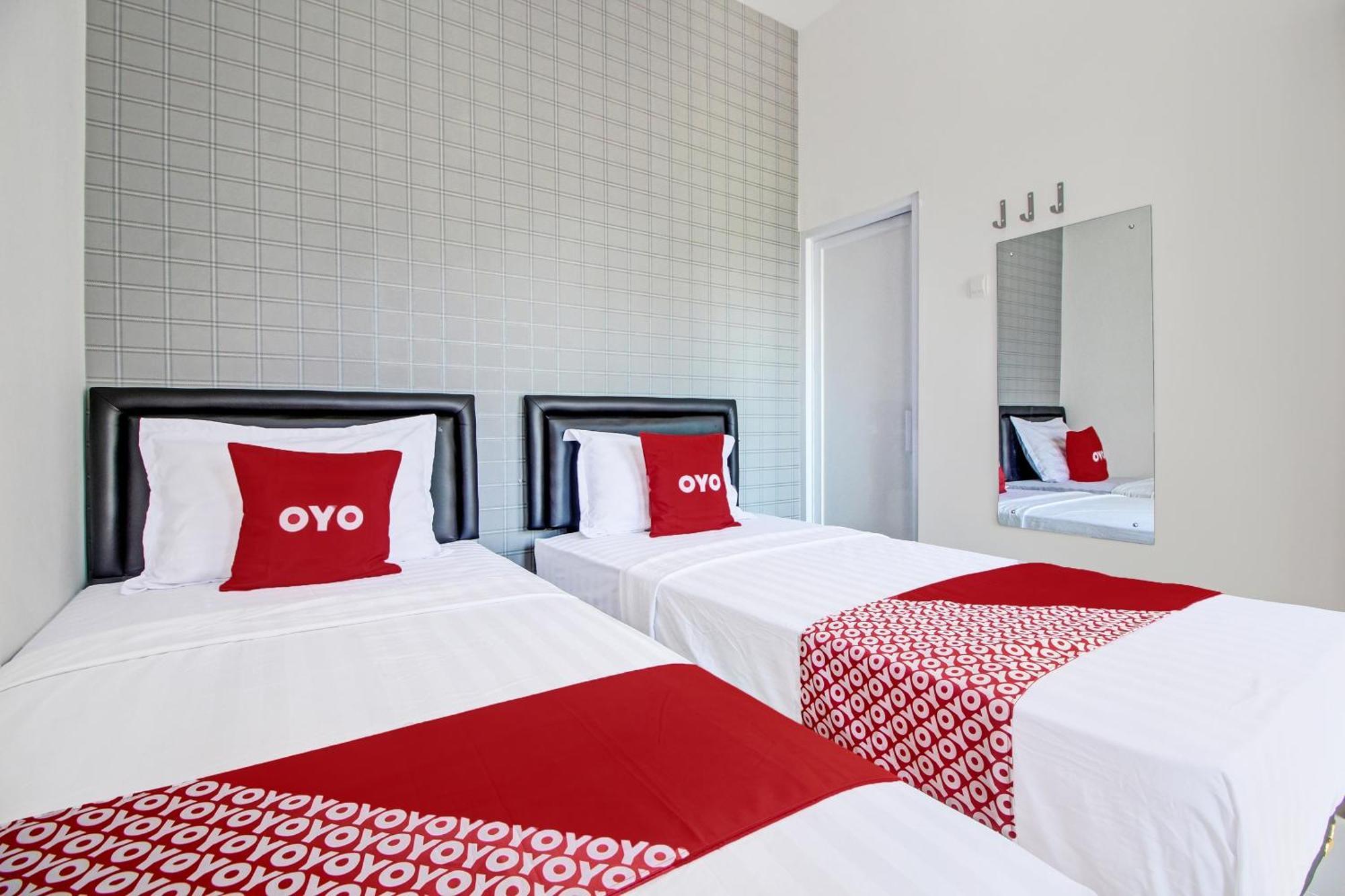 Super Oyo Collection O 92363 Kp Inn Temon Dış mekan fotoğraf