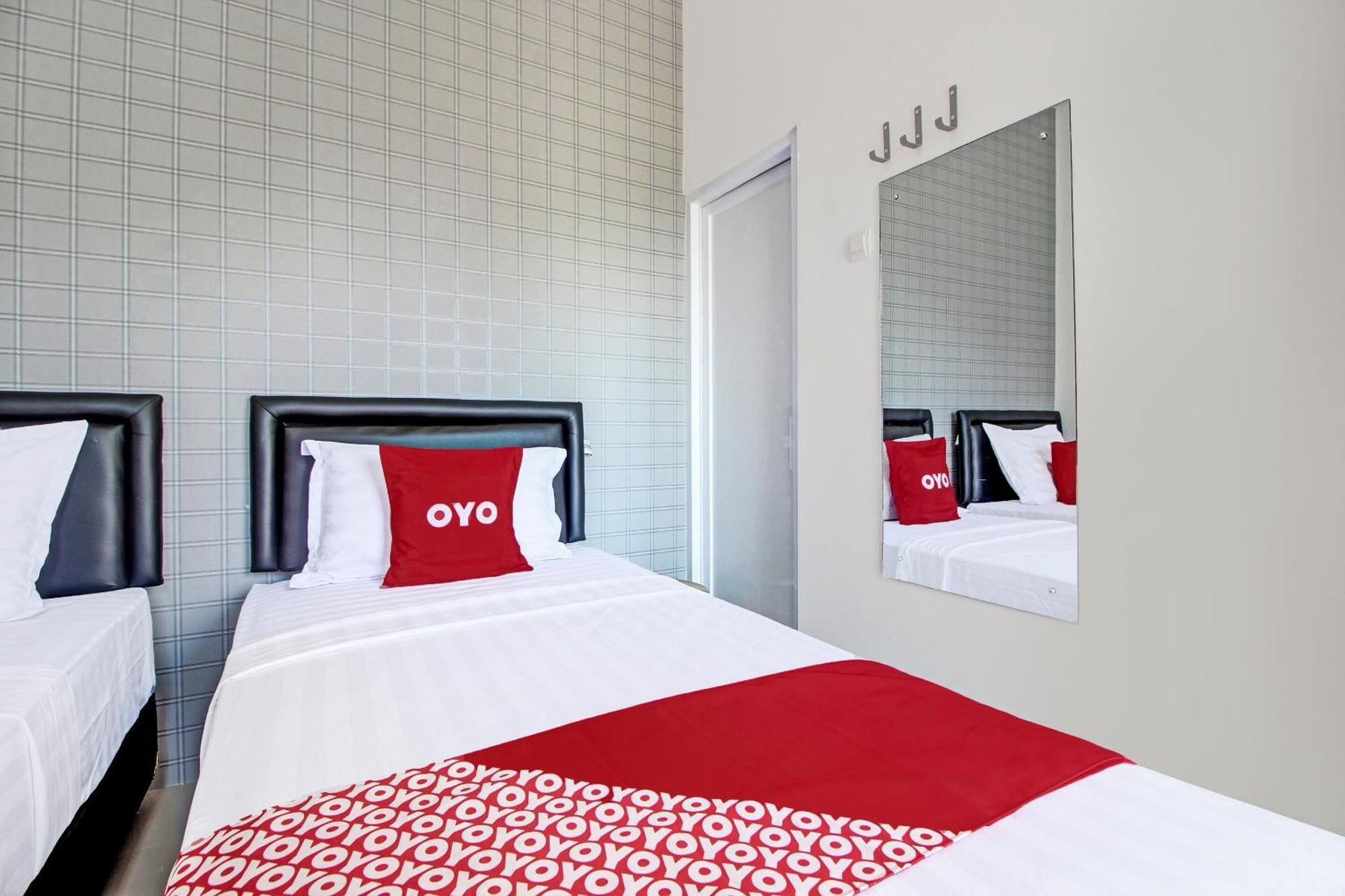Super Oyo Collection O 92363 Kp Inn Temon Dış mekan fotoğraf