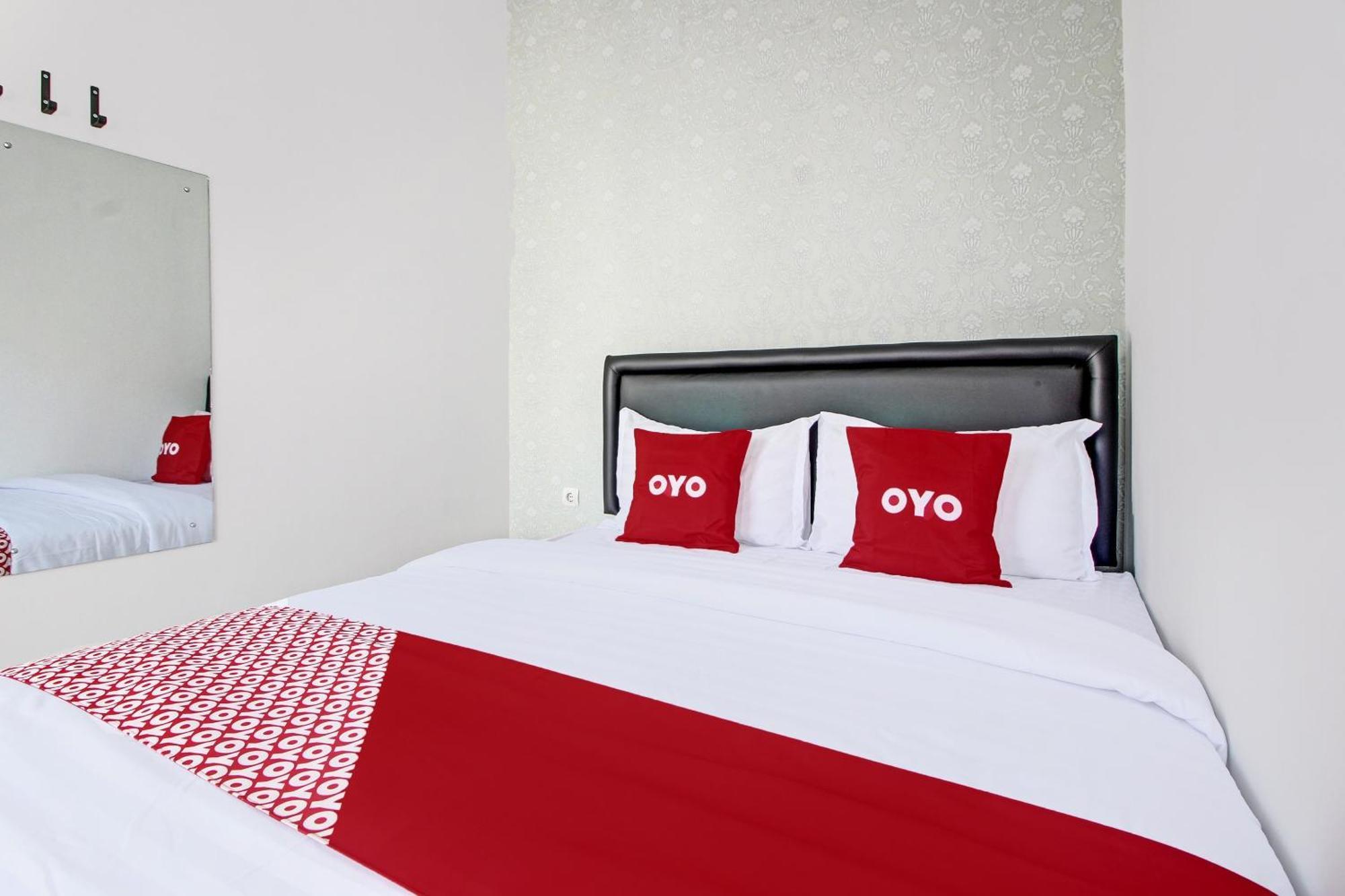 Super Oyo Collection O 92363 Kp Inn Temon Dış mekan fotoğraf